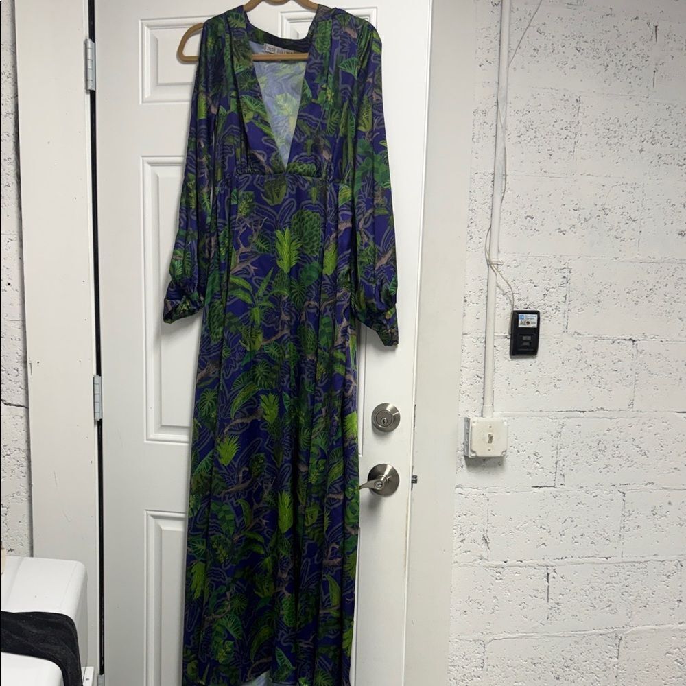 JUST BELLINA Long Sleeve Green and Blue Maxi Dress Low Cut Beautiful